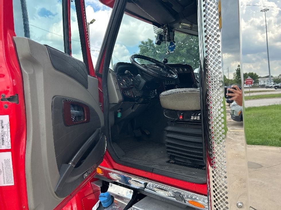 Sleeper Tractor-Heavy Duty Tractors-International-2017-LONESTAR-Houston-TX-327,960\n\t\tmiles-$ 75,000 - Image 9