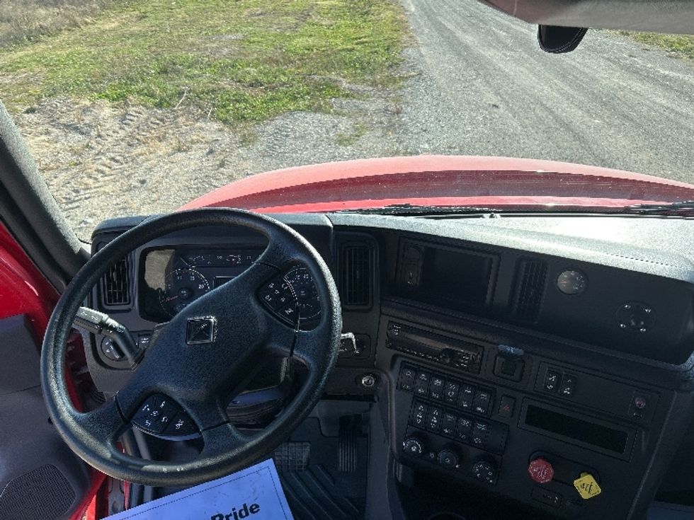 Sleeper Tractor-Heavy Duty Tractors-International-2018-LT625-Sturtevant-WI-286,334\n\t\tmiles-$ 45,250 - Image 10