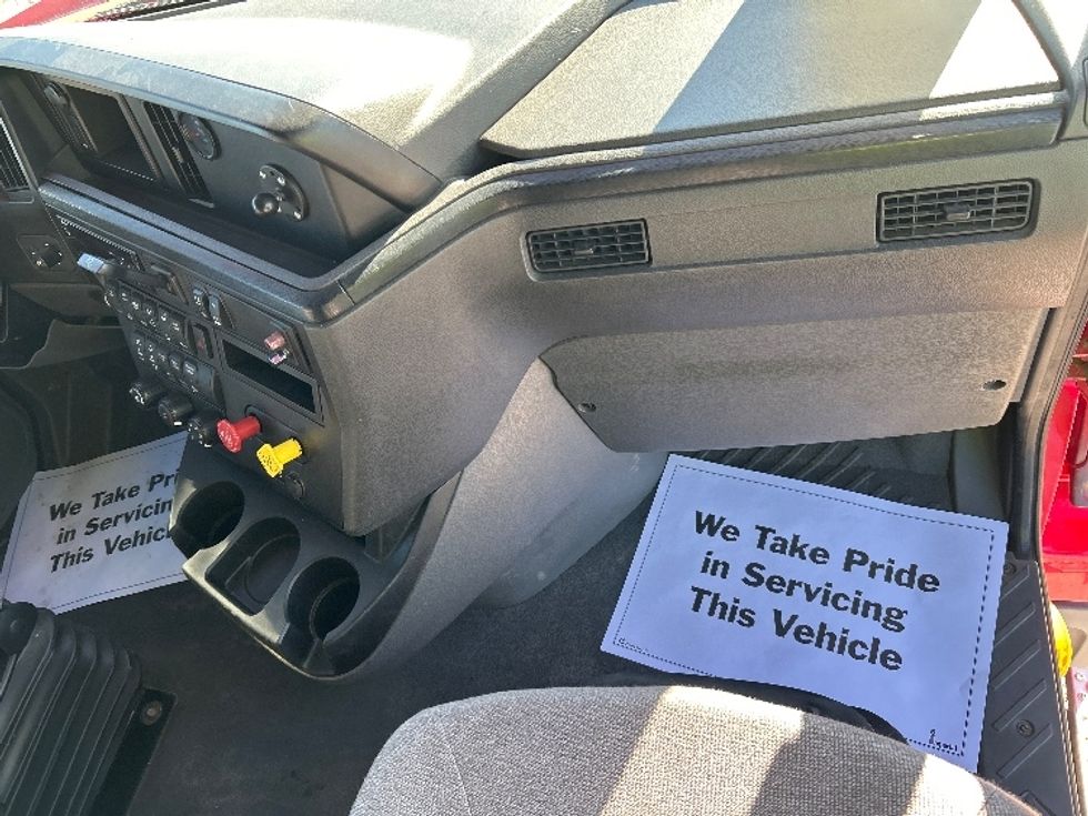 Sleeper Tractor-Heavy Duty Tractors-International-2018-LT625-Sturtevant-WI-286,334\n\t\tmiles-$ 45,250 - Image 13