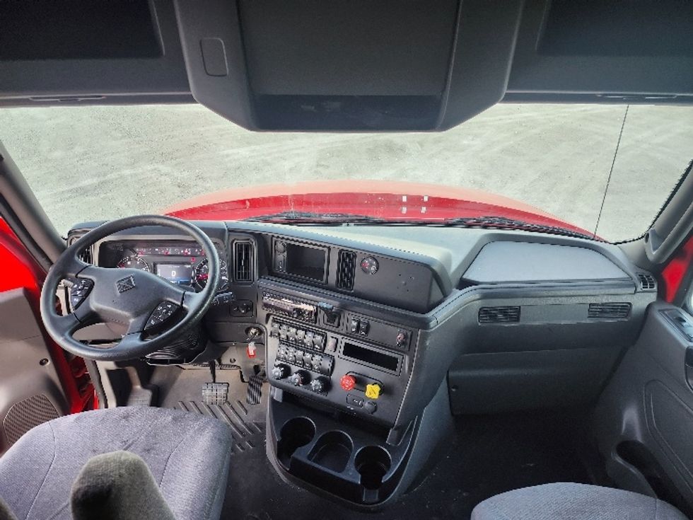 Sleeper Tractor-Heavy Duty Tractors-International-2018-LT625-Sturtevant-WI-337,415\n\t\tmiles-$ 44,500 - Image 12