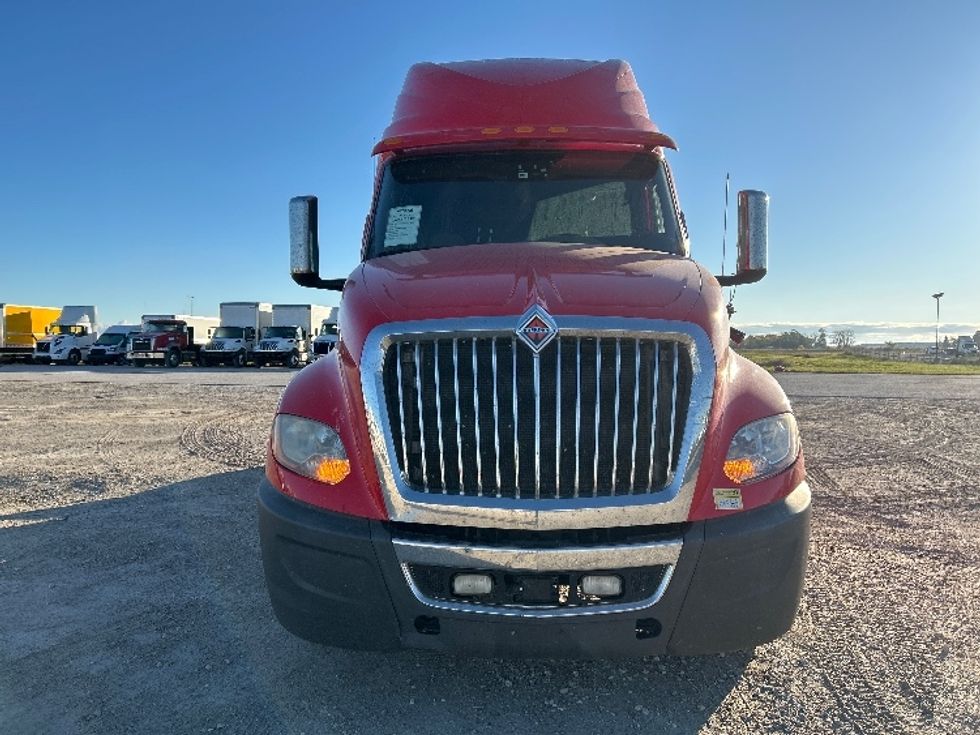 Sleeper Tractor-Heavy Duty Tractors-International-2018-LT625-Sturtevant-WI-337,415\n\t\tmiles-$ 44,500 - Image 2