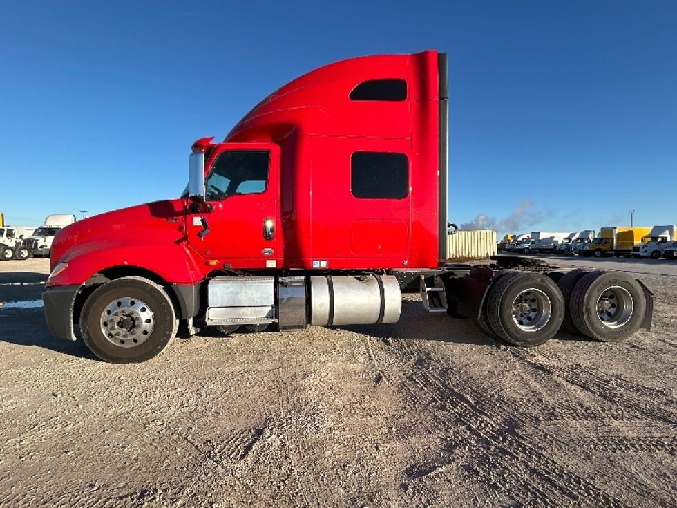 Sleeper Tractor-Heavy Duty Tractors-International-2018-LT625-Sturtevant-WI-337,415\n\t\tmiles-$ 44,500 - Image 4