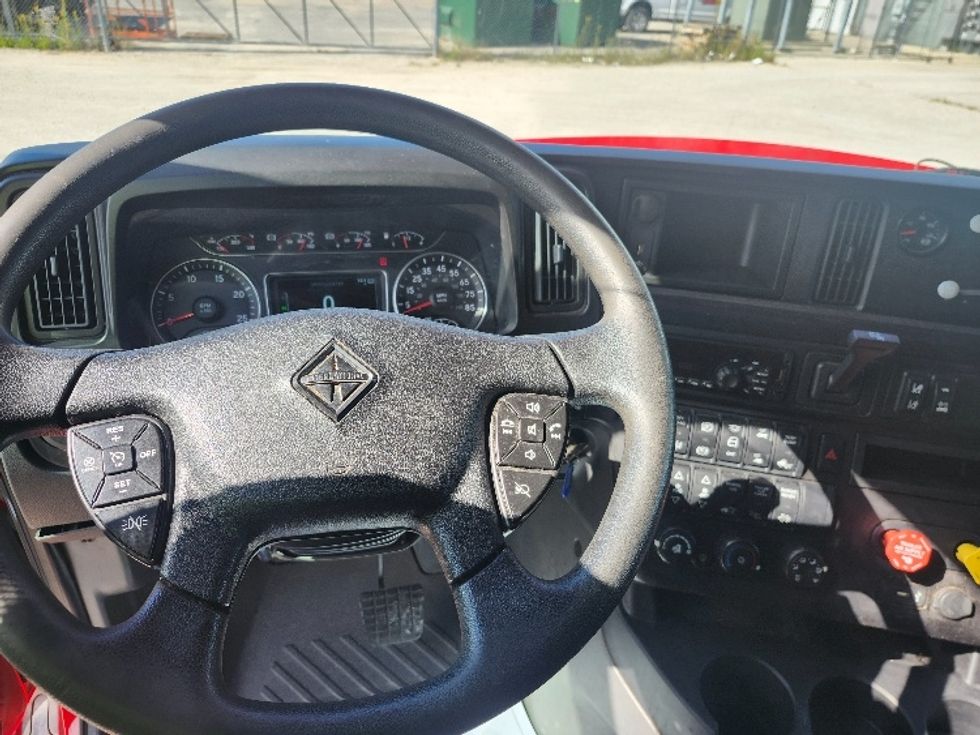 Sleeper Tractor-Heavy Duty Tractors-International-2018-LT625-Sturtevant-WI-351,907\n\t\tmiles-$ 41,750 - Image 11