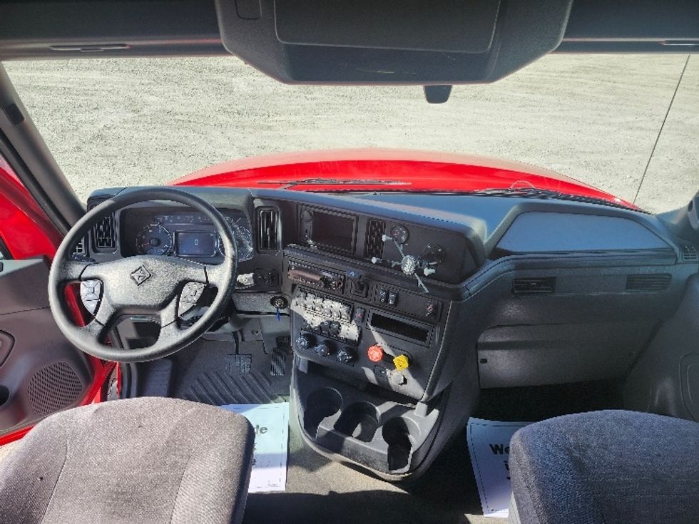 Sleeper Tractor-Heavy Duty Tractors-International-2018-LT625-Sturtevant-WI-351,907\n\t\tmiles-$ 41,750 - Image 12