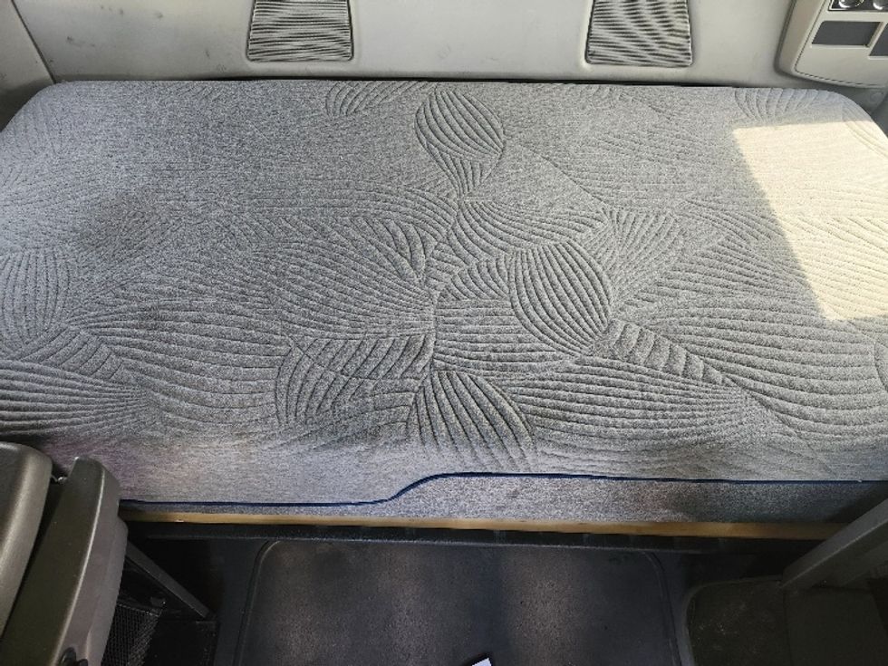 Sleeper Tractor-Heavy Duty Tractors-International-2018-LT625-Sturtevant-WI-351,907\n\t\tmiles-$ 41,750 - Image 17