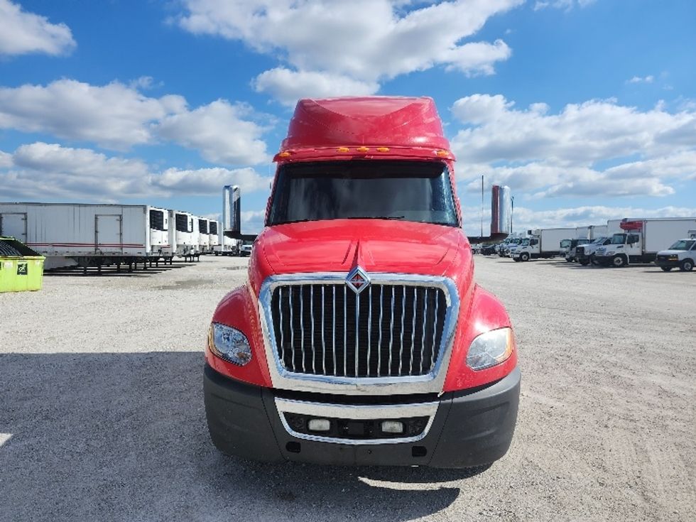 Sleeper Tractor-Heavy Duty Tractors-International-2018-LT625-Sturtevant-WI-351,907\n\t\tmiles-$ 41,750 - Image 2