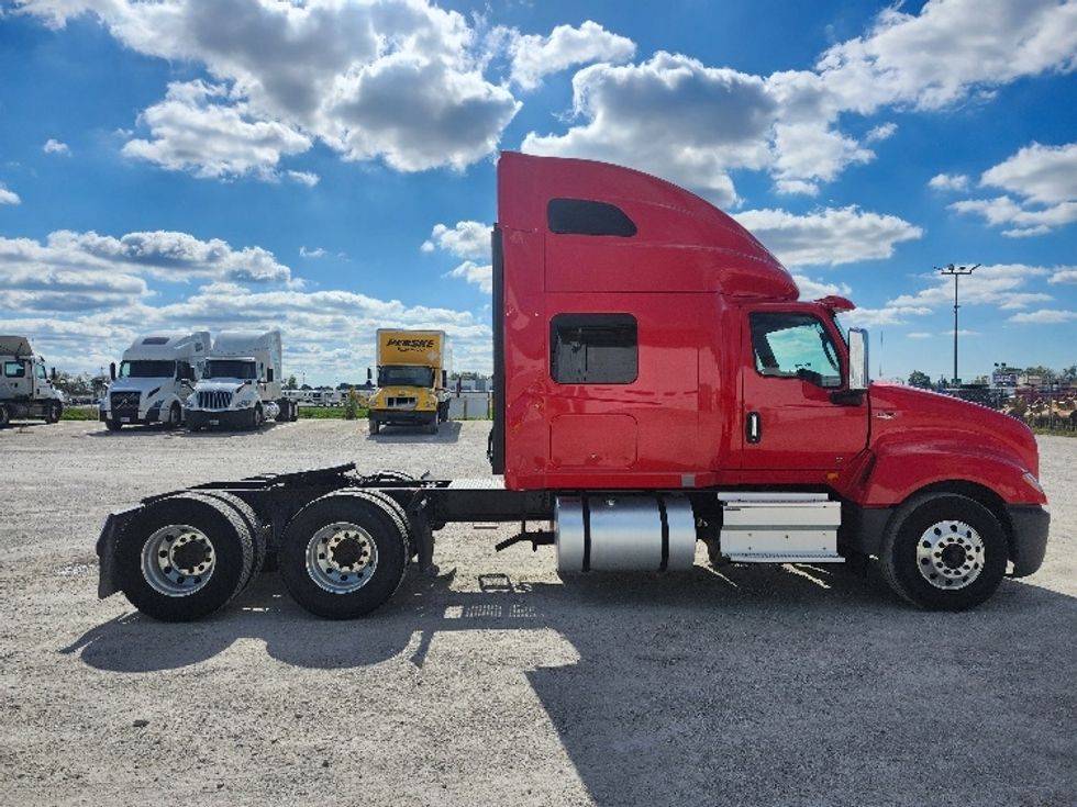 Sleeper Tractor-Heavy Duty Tractors-International-2018-LT625-Sturtevant-WI-351,907\n\t\tmiles-$ 41,750 - Image 8