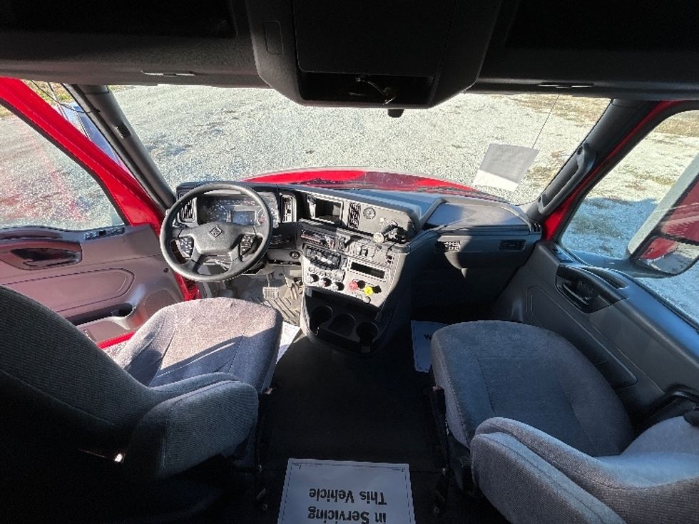 Sleeper Tractor-Heavy Duty Tractors-International-2018-LT625-Sturtevant-WI-383,395\n\t\tmiles-$ 38,000 - Image 12