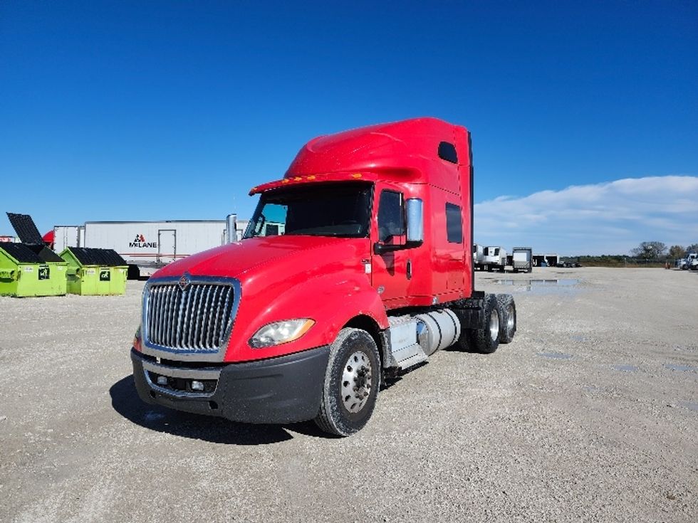 Sleeper Tractor-Heavy Duty Tractors-International-2018-LT625-Sturtevant-WI-385,994\n\t\tmiles-$ 43,000 - Image 3