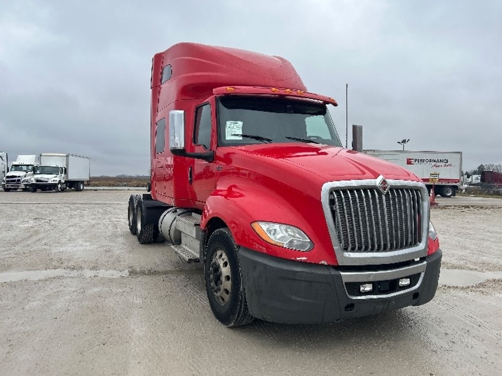 Sleeper Tractor-Heavy Duty Tractors-International-2018-LT625-Sturtevant-WI-429,880\n\t\tmiles-$ 38,750 - Image 1