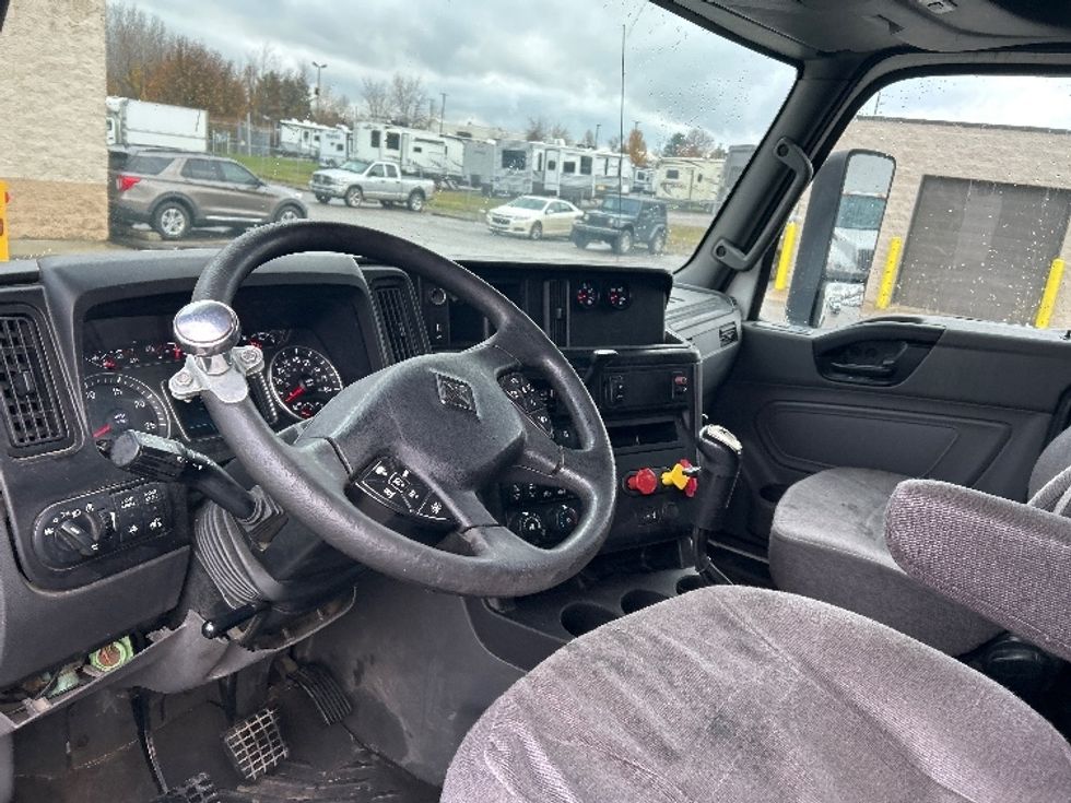 Sleeper Tractor-Heavy Duty Tractors-International-2019-LT625-Akron-OH-320,179\n\t\tmiles-$ 47,000 - Image 10