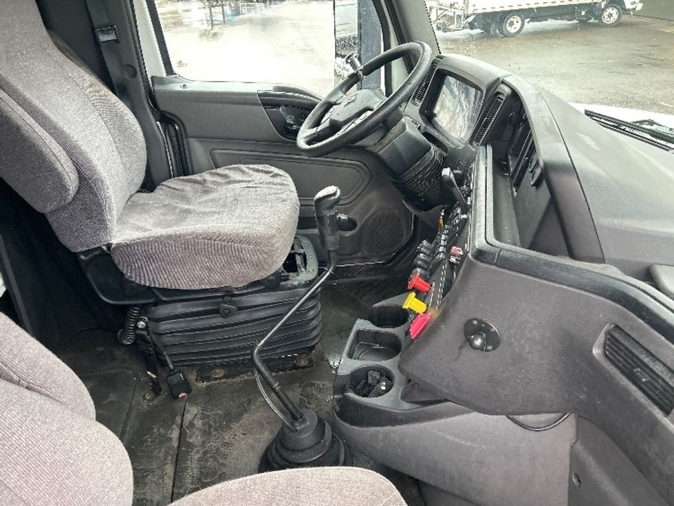 Sleeper Tractor-Heavy Duty Tractors-International-2019-LT625-Akron-OH-320,179\n\t\tmiles-$ 47,000 - Image 15