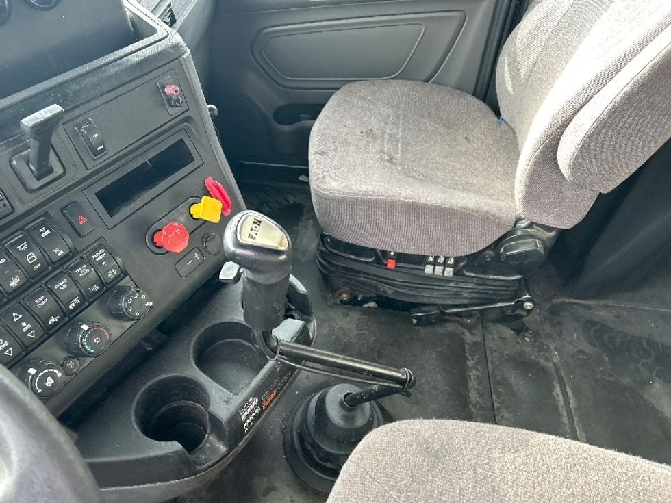 Sleeper Tractor-Heavy Duty Tractors-International-2019-LT625-Akron-OH-320,179\n\t\tmiles-$ 47,000 - Image 22