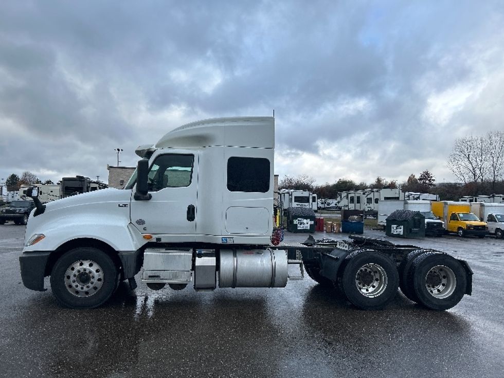 Sleeper Tractor-Heavy Duty Tractors-International-2019-LT625-Akron-OH-320,179\n\t\tmiles-$ 47,000 - Image 4