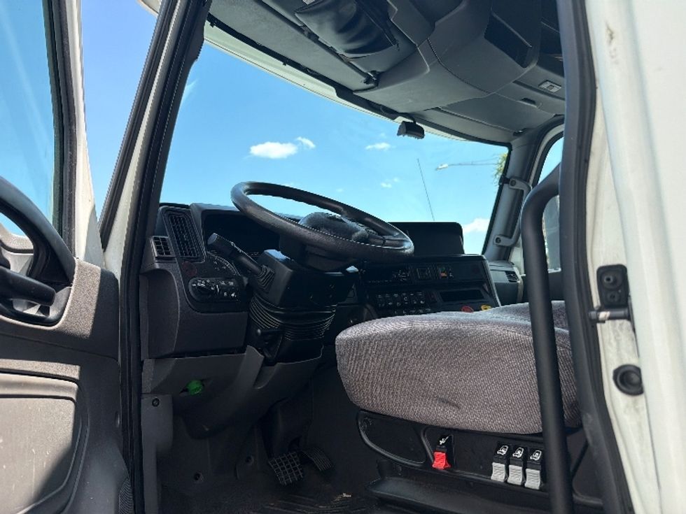 Sleeper Tractor-Heavy Duty Tractors-International-2019-LT625-Alexandria-VA-360,305\n\t\tmiles-$ 48,750 - Image 7