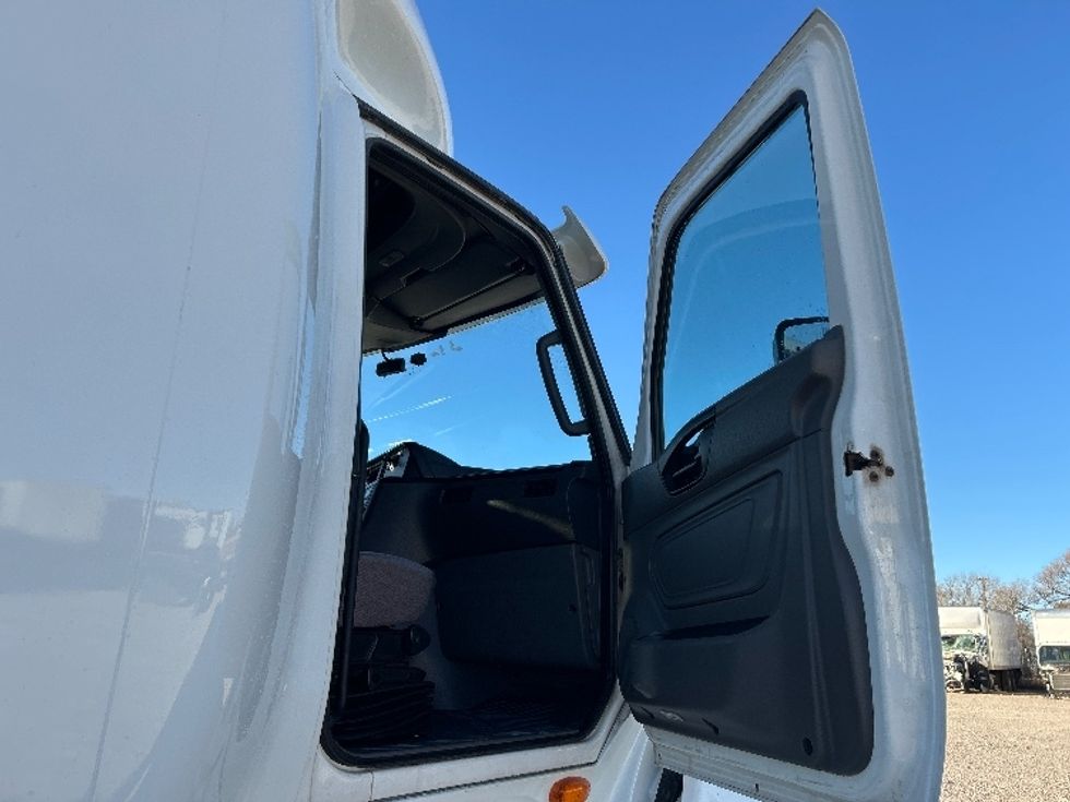 Sleeper Tractor-Heavy Duty Tractors-International-2019-LT625-Amarillo-TX-515,021\n\t\tmiles-$ 37,750 - Image 13