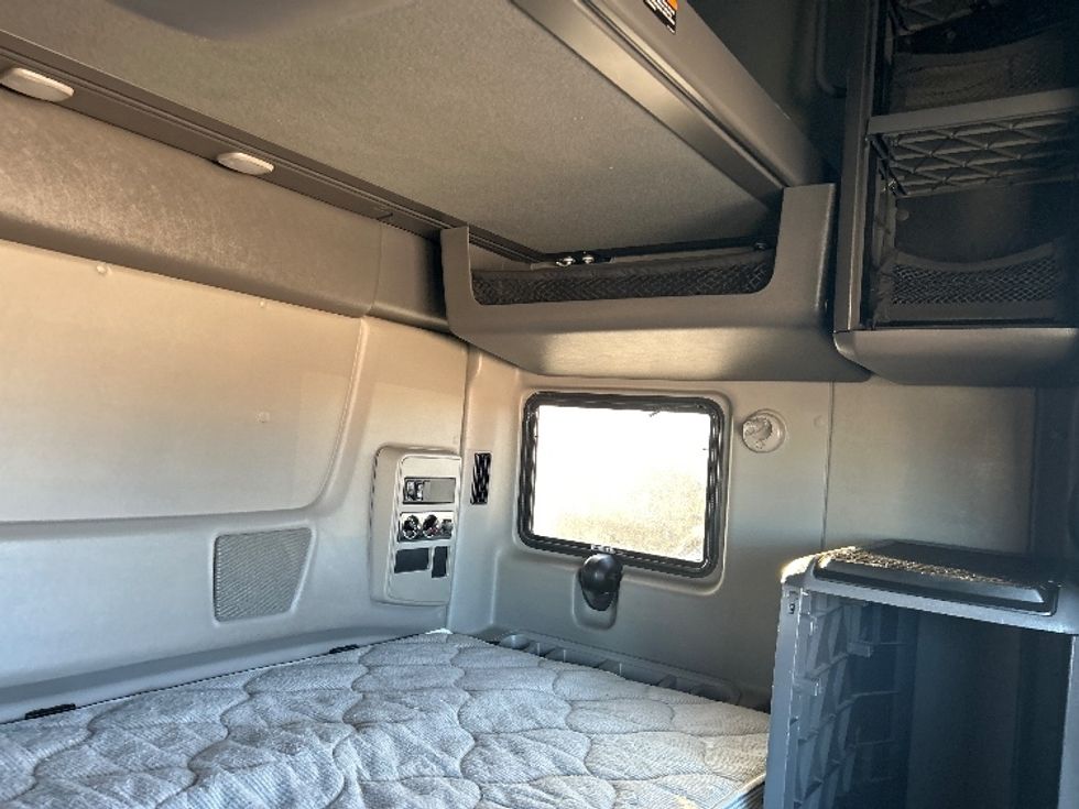 Sleeper Tractor-Heavy Duty Tractors-International-2019-LT625-Amarillo-TX-515,021\n\t\tmiles-$ 37,750 - Image 18