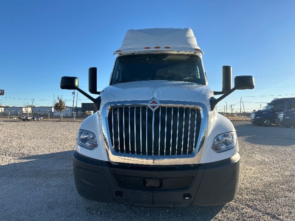 Sleeper Tractor-Heavy Duty Tractors-International-2019-LT625-Amarillo-TX-515,021\n\t\tmiles-$ 37,750 - Image 2