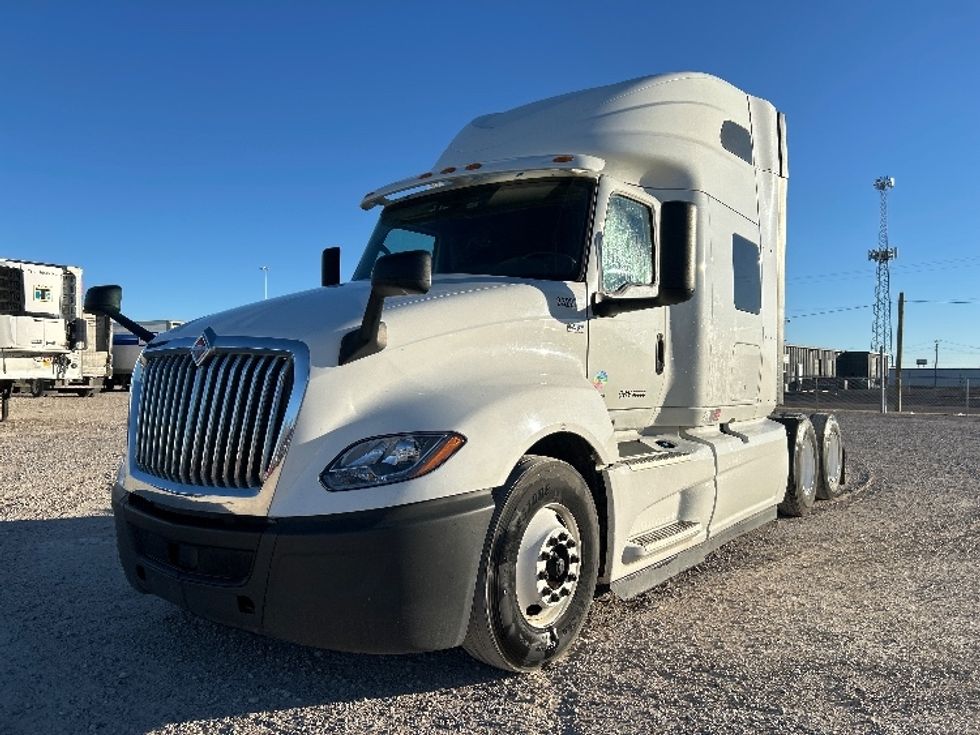 Sleeper Tractor-Heavy Duty Tractors-International-2019-LT625-Amarillo-TX-515,021\n\t\tmiles-$ 37,750 - Image 3