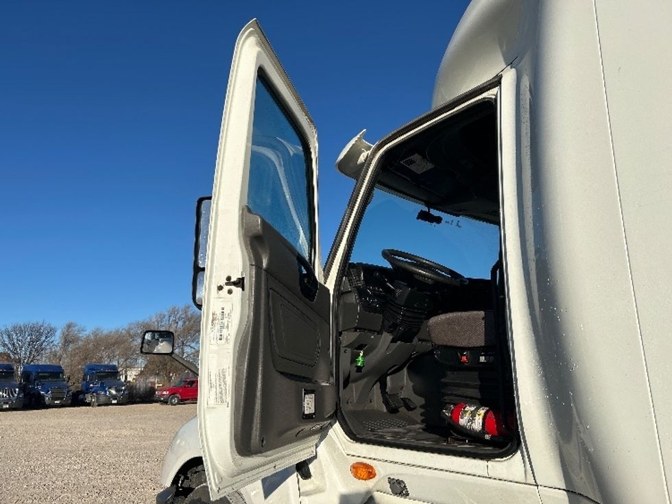 Sleeper Tractor-Heavy Duty Tractors-International-2019-LT625-Amarillo-TX-515,021\n\t\tmiles-$ 37,750 - Image 9