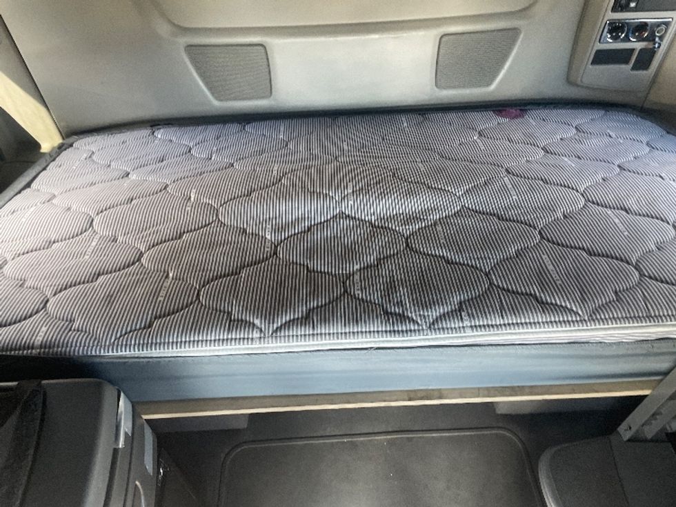 Sleeper Tractor-Heavy Duty Tractors-International-2019-LT625-Augusta-GA-305,027\n\t\tmiles-$ 36,500 - Image 17