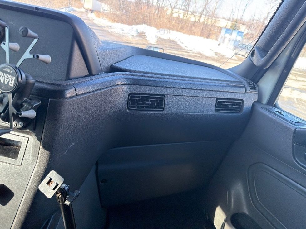 Sleeper Tractor-Heavy Duty Tractors-International-2019-LT625-Baltimore-MD-462,509\n\t\tmiles-$ 37,000 - Image 14