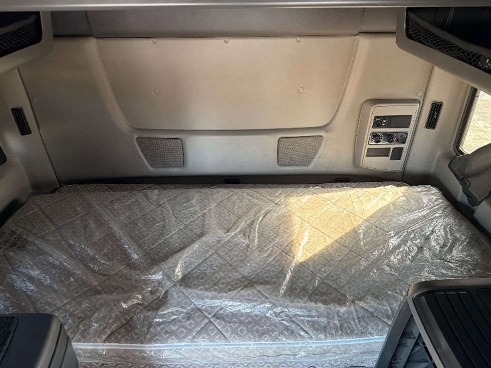 Sleeper Tractor-Heavy Duty Tractors-International-2019-LT625-Baltimore-MD-462,509\n\t\tmiles-$ 37,000 - Image 16