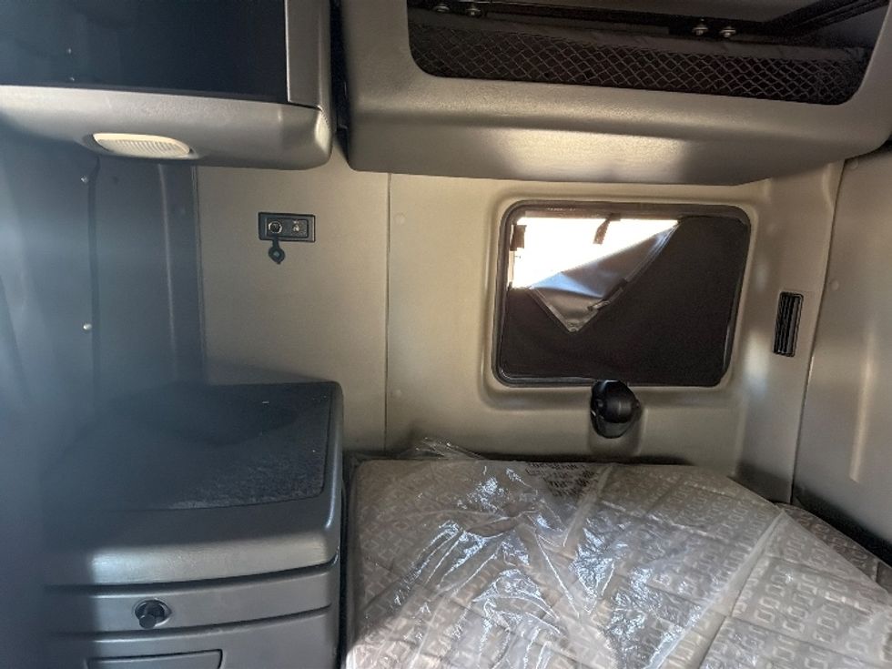 Sleeper Tractor-Heavy Duty Tractors-International-2019-LT625-Baltimore-MD-462,509\n\t\tmiles-$ 37,000 - Image 19