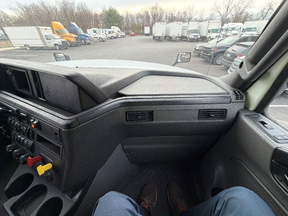 Sleeper Tractor-Heavy Duty Tractors-International-2019-LT625-Belcamp-MD-543,390\n\t\tmiles-$ 35,500 - Image 14