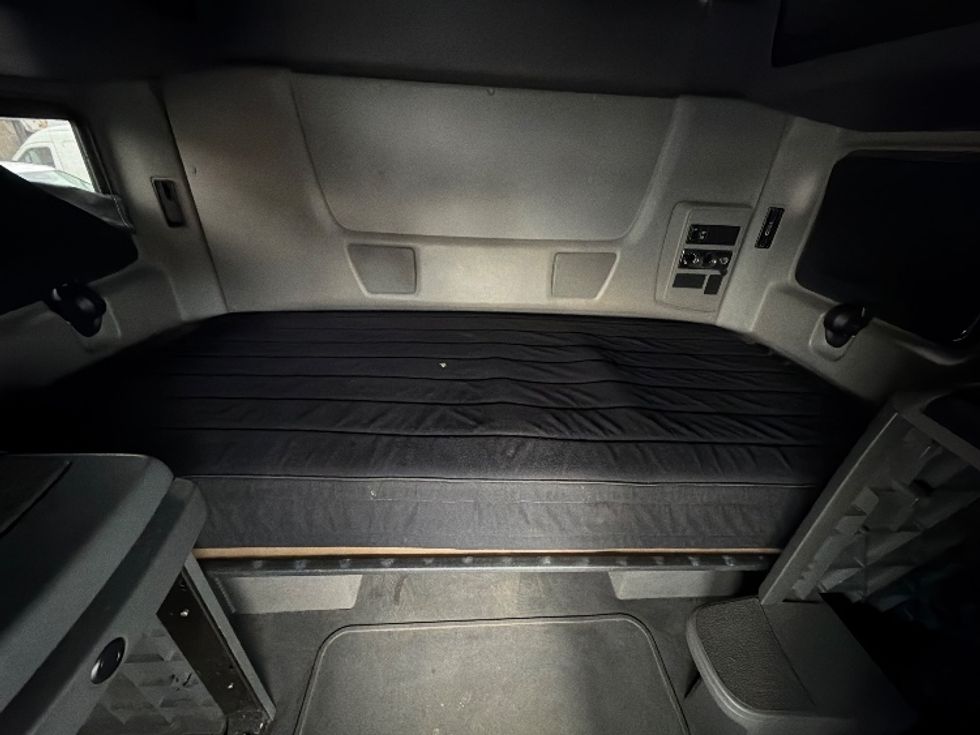 Sleeper Tractor-Heavy Duty Tractors-International-2019-LT625-Belcamp-MD-543,390\n\t\tmiles-$ 35,500 - Image 16