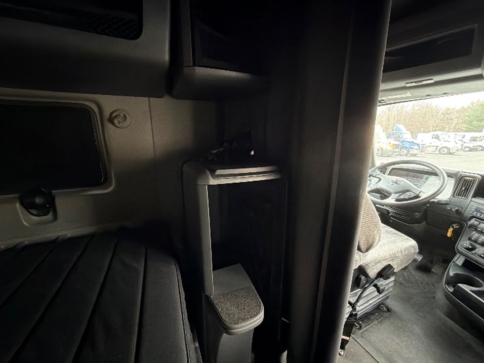 Sleeper Tractor-Heavy Duty Tractors-International-2019-LT625-Belcamp-MD-543,390\n\t\tmiles-$ 35,500 - Image 18