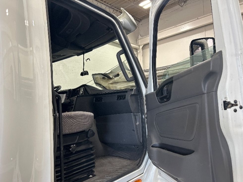 Sleeper Tractor-Heavy Duty Tractors-International-2019-LT625-Blountville-TN-490,395\n\t\tmiles-$ 38,250 - Image 13