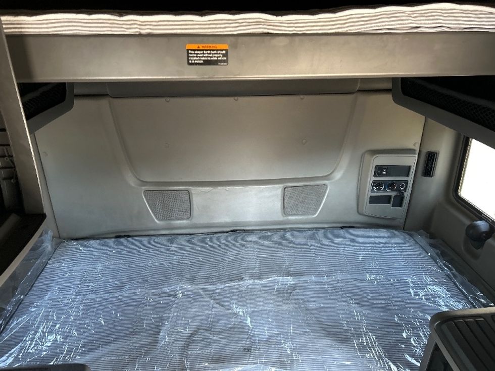 Sleeper Tractor-Heavy Duty Tractors-International-2019-LT625-Blountville-TN-490,395\n\t\tmiles-$ 38,250 - Image 17