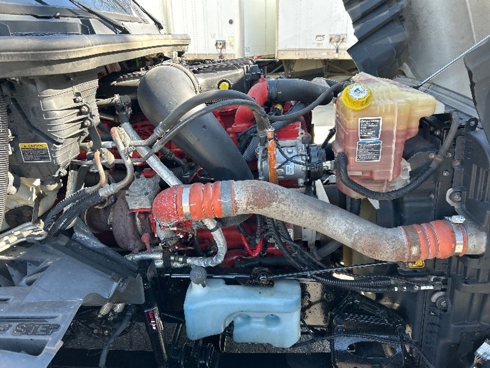 Sleeper Tractor-Heavy Duty Tractors-International-2019-LT625-Blountville-TN-490,395\n\t\tmiles-$ 38,250 - Image 20