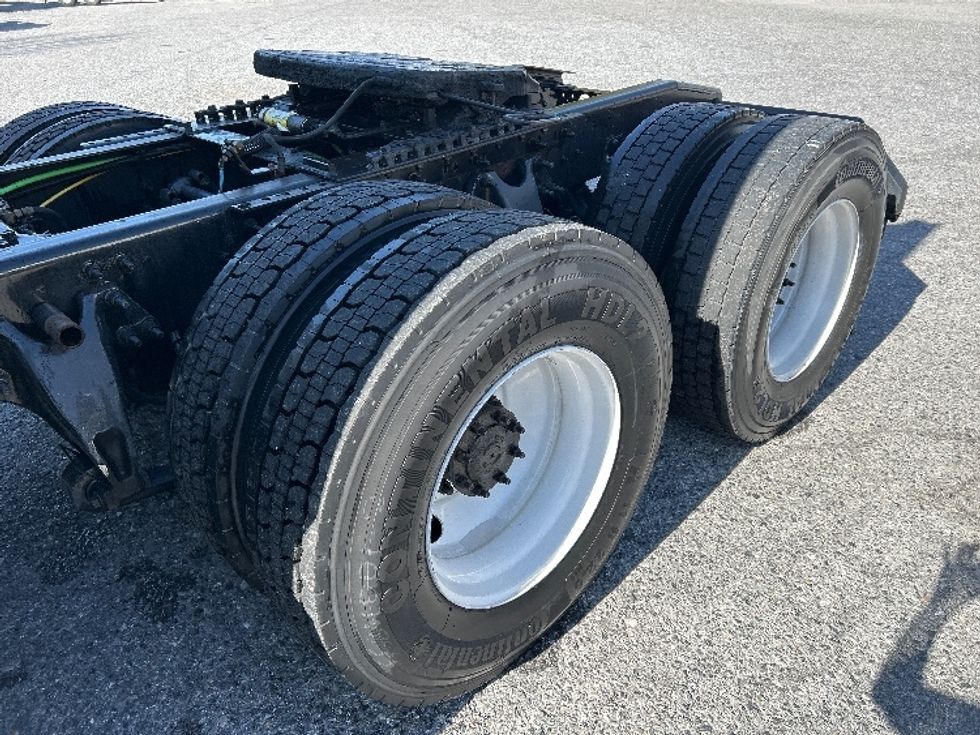 Sleeper Tractor-Heavy Duty Tractors-International-2019-LT625-Blountville-TN-490,395\n\t\tmiles-$ 38,250 - Image 22