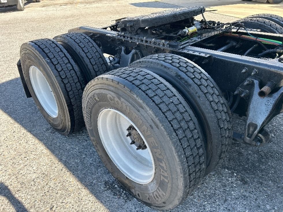 Sleeper Tractor-Heavy Duty Tractors-International-2019-LT625-Blountville-TN-490,395\n\t\tmiles-$ 38,250 - Image 23