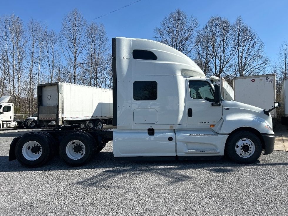 Sleeper Tractor-Heavy Duty Tractors-International-2019-LT625-Blountville-TN-490,395\n\t\tmiles-$ 38,250 - Image 8