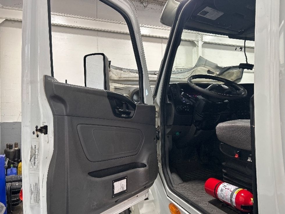 Sleeper Tractor-Heavy Duty Tractors-International-2019-LT625-Blountville-TN-490,395\n\t\tmiles-$ 38,250 - Image 9