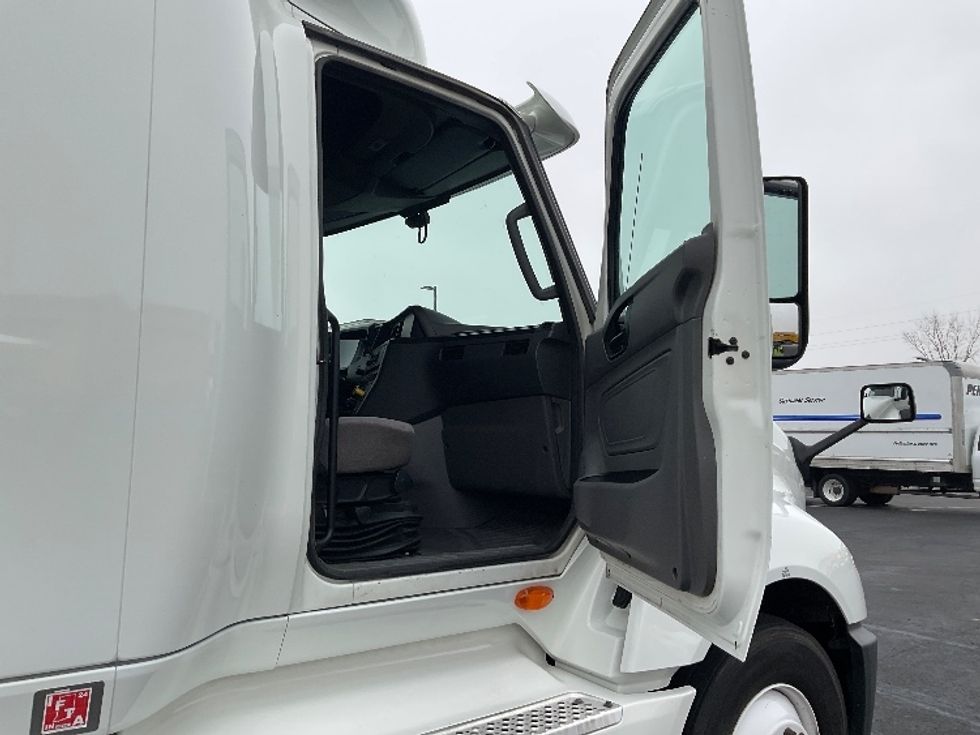 Sleeper Tractor-Heavy Duty Tractors-International-2019-LT625-Boise-ID-332,860\n\t\tmiles-$ 49,500 - Image 13