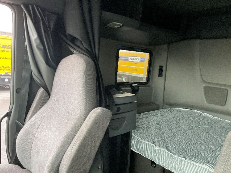 Sleeper Tractor-Heavy Duty Tractors-International-2019-LT625-Boise-ID-332,860\n\t\tmiles-$ 49,500 - Image 19