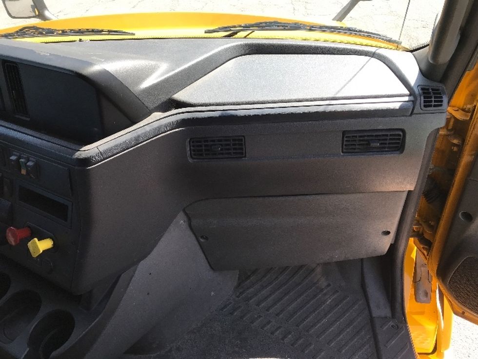 Sleeper Tractor-Heavy Duty Tractors-International-2019-LT625-Chesapeake-VA-540,633\n\t\tmiles-$ 29,750 - Image 14