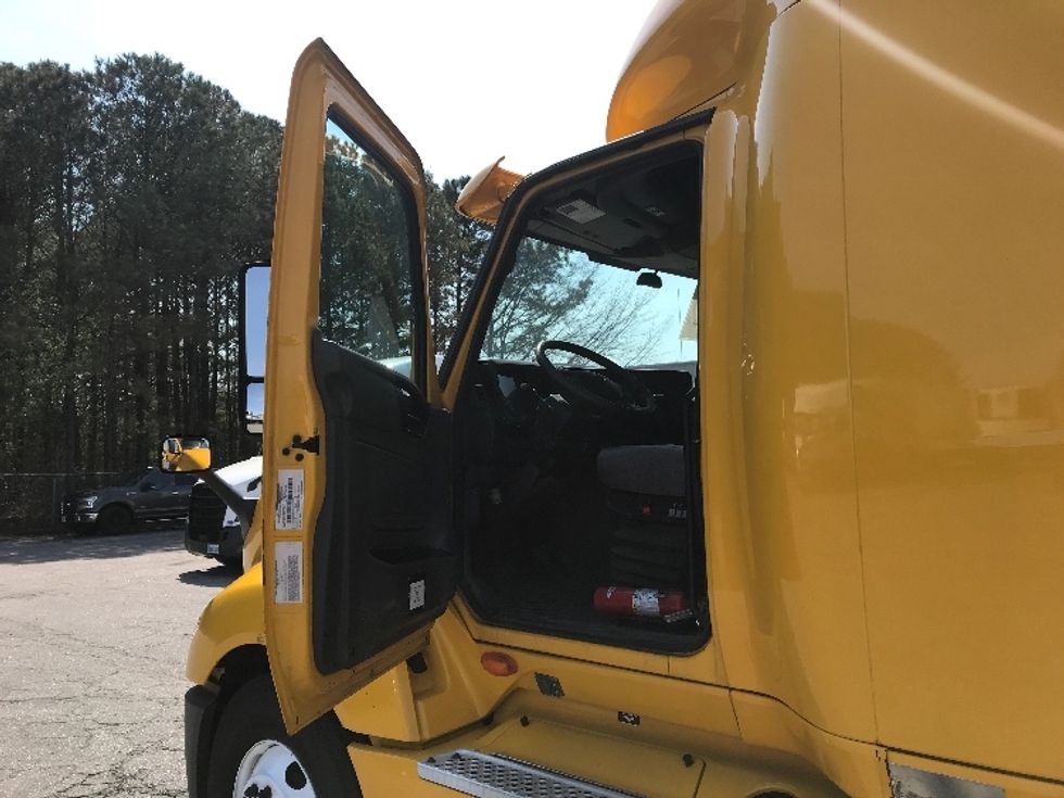 Sleeper Tractor-Heavy Duty Tractors-International-2019-LT625-Chesapeake-VA-540,633\n\t\tmiles-$ 29,750 - Image 9