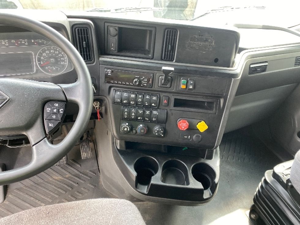 Sleeper Tractor-Heavy Duty Tractors-International-2019-LT625-Cleveland-TN-716,888\n\t\tmiles-$ 28,250 - Image 12