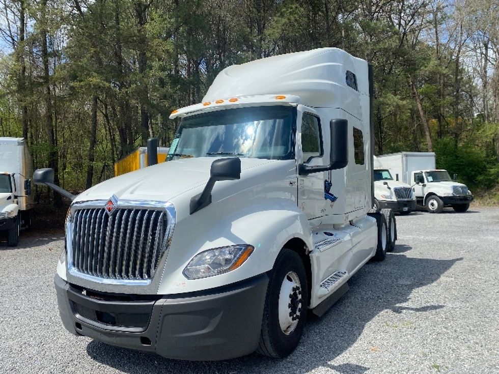 Sleeper Tractor-Heavy Duty Tractors-International-2019-LT625-Cleveland-TN-716,888\n\t\tmiles-$ 28,250 - Image 3