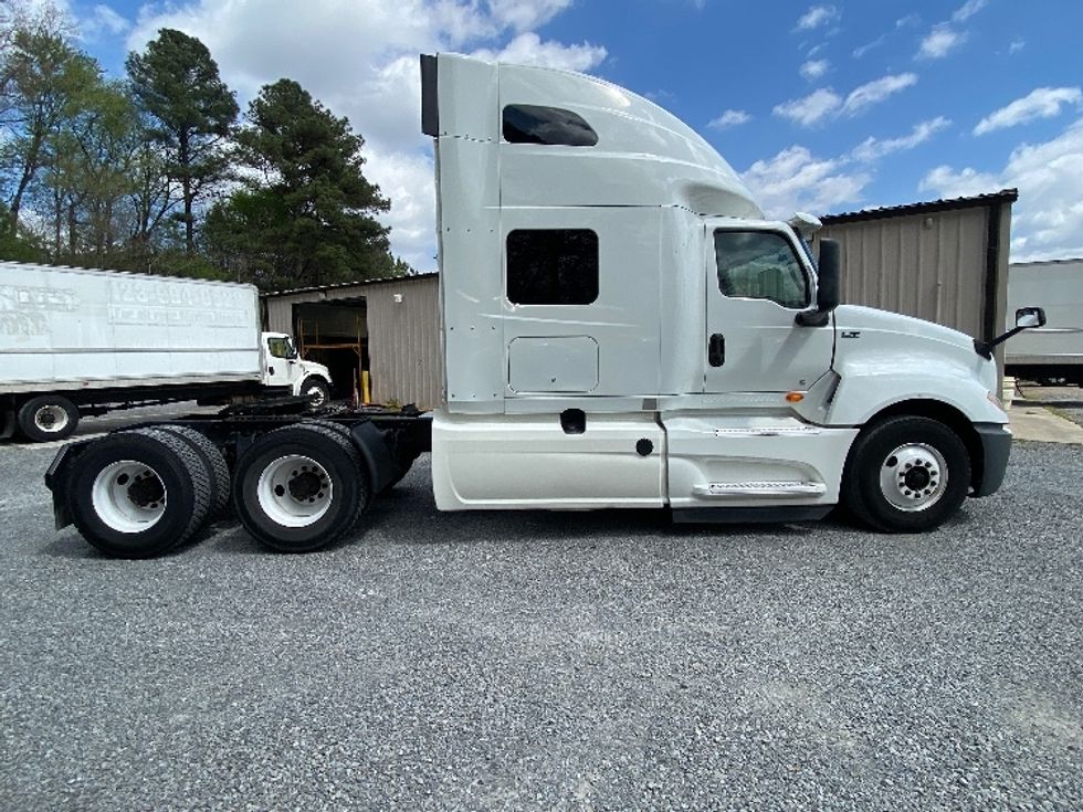 Sleeper Tractor-Heavy Duty Tractors-International-2019-LT625-Cleveland-TN-716,888\n\t\tmiles-$ 28,250 - Image 8