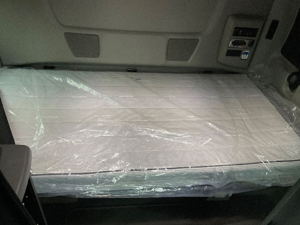 Sleeper Tractor-Heavy Duty Tractors-International-2019-LT625-Columbus-OH-510,260\n\t\tmiles-$ 39,500 - Image 17