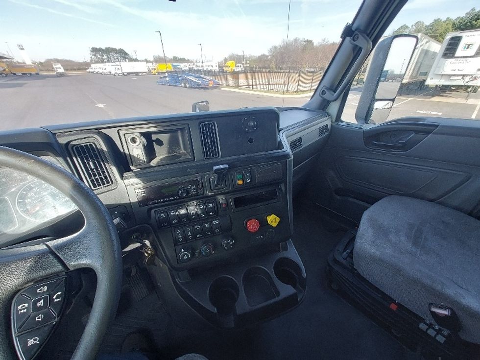 Sleeper Tractor-Heavy Duty Tractors-International-2019-LT625-Concord-NC-511,528\n\t\tmiles-$ 35,500 - Image 12