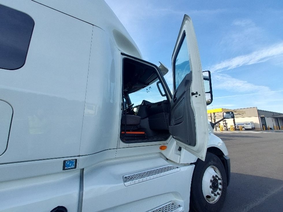 Sleeper Tractor-Heavy Duty Tractors-International-2019-LT625-Concord-NC-511,528\n\t\tmiles-$ 35,500 - Image 13