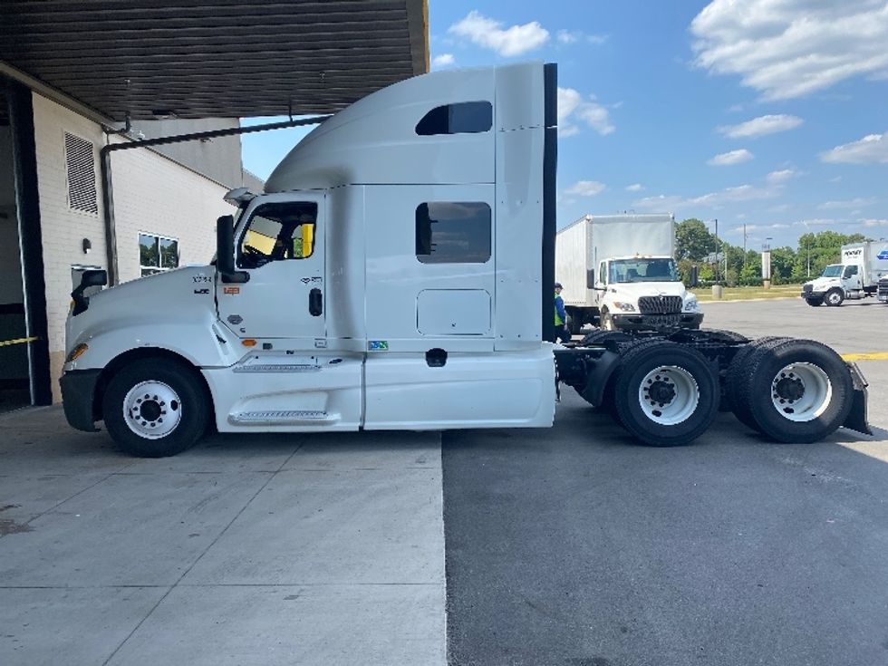 Sleeper Tractor-Heavy Duty Tractors-International-2019-LT625-Concord-NC-533,087\n\t\tmiles-$ 47,500 - Image 4