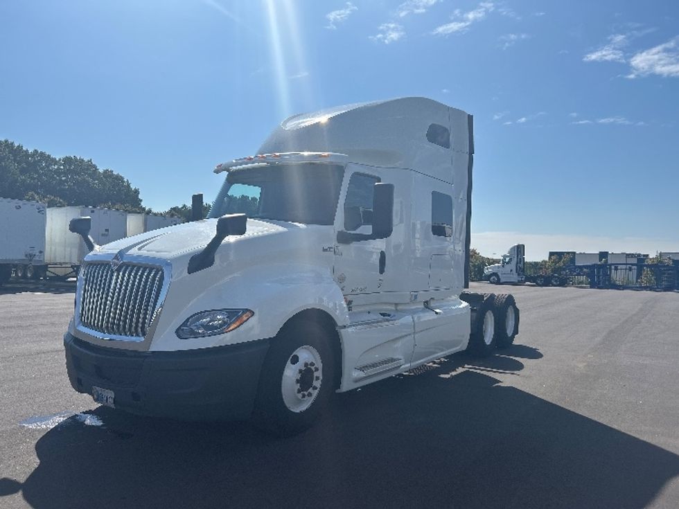 Sleeper Tractor-Heavy Duty Tractors-International-2019-LT625-Concord-NC-559,519\n\t\tmiles-$ 40,750 - Image 3